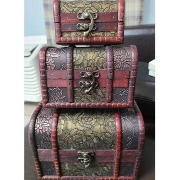 New 3-Set Small Wooden Treasure Chest Boxes with Flower Motifs, Decorative - Picture 1 of 4